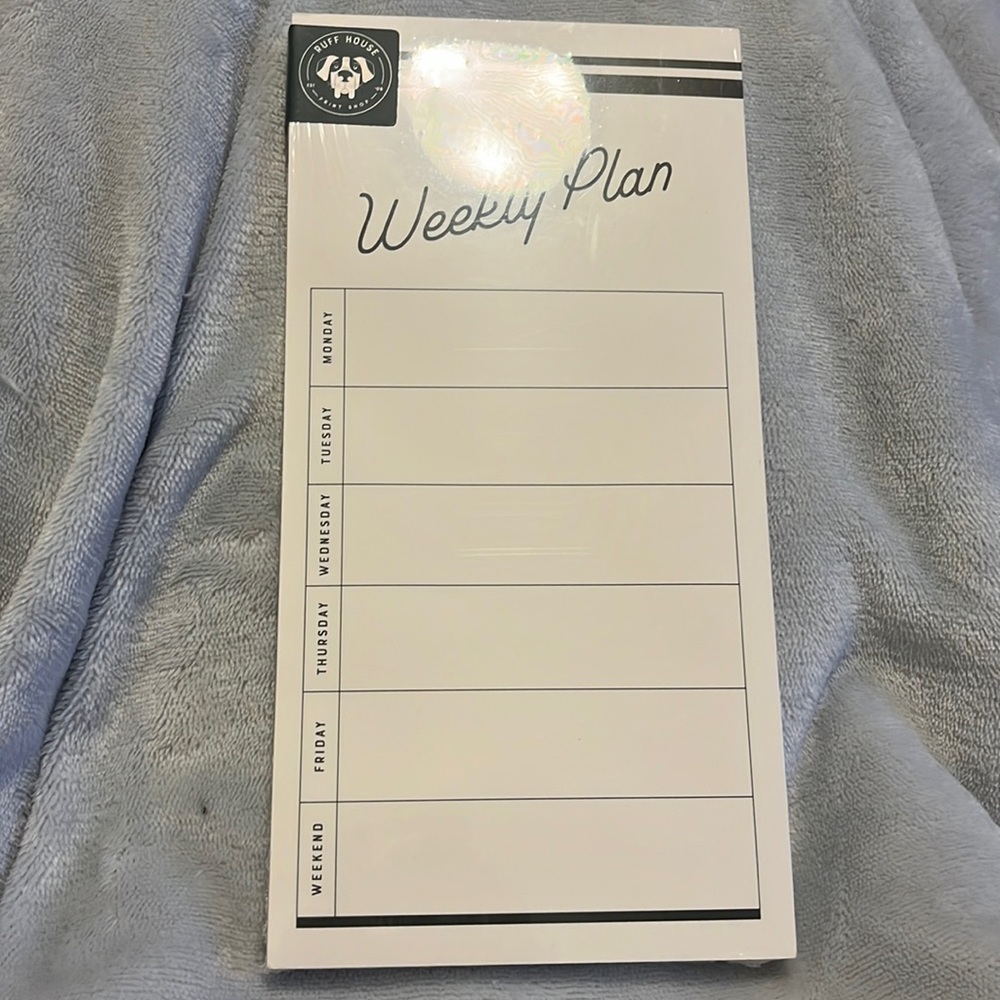 Magnetic weekly planner